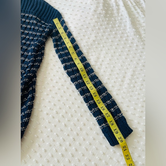 Theory Oversized Knit Sweater - Picture 10 of 11